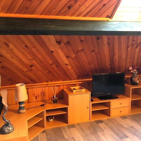 Appartement F1 Mansarde A 100M De La Plage, Proche De Arromanches Et Des Plages Du Debarquement Saint-Come-de-Fresne Ngoại thất bức ảnh