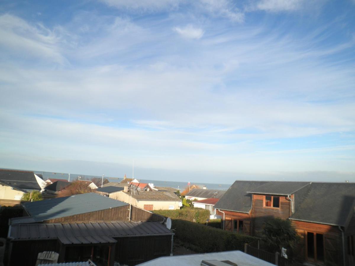 Appartement F1 Mansarde A 100M De La Plage, Proche De Arromanches Et Des Plages Du Debarquement Saint-Come-de-Fresne Ngoại thất bức ảnh